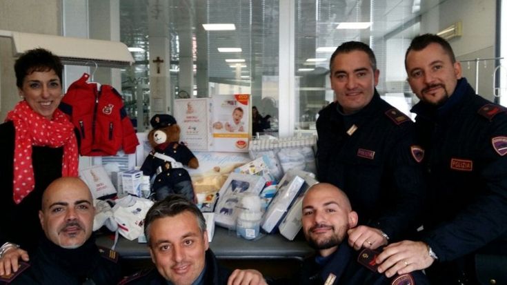 Bimbo salvato dal cassonetto, giochi e regali in ospedale
