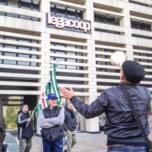 La crisi di Coop Costruzioni: "Le Istituzioni ci devono 12 milioni di euro"