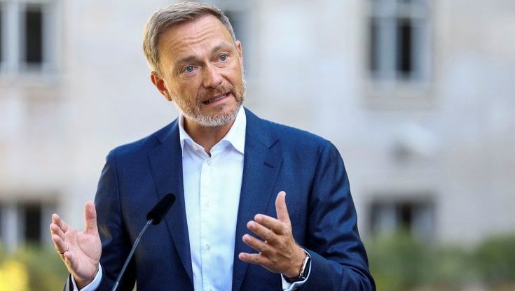 Gas, Germania in allarme: "Rischio razionamenti in inverno se non riusciamo a ridurre i consumi del 20%"
