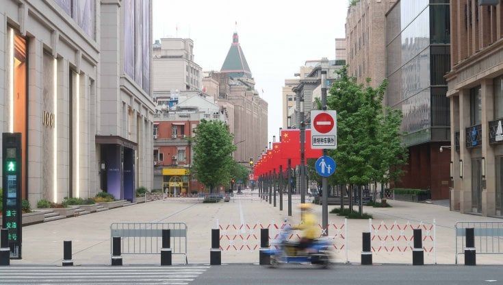 Città deserte, fabbriche ferme: il Dragone resta senza ossigeno