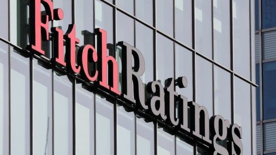 Fitch conferma il rating BBB per l'Italia, outlook negativo. "Ma temiano elezioni anticipate"