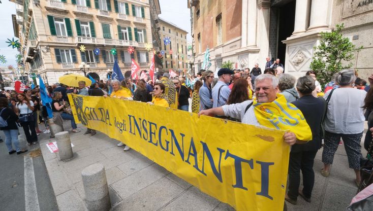 Genova, insegnanti in piazza per lo sciopero contro il decreto sulla scuola
