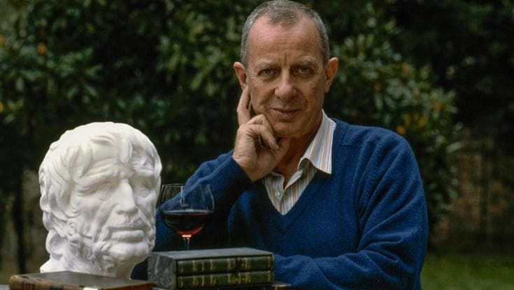 L’eredità di Luigi Veronelli, a 20 anni dalla morte: ci ha insegnato che il vino è cultura