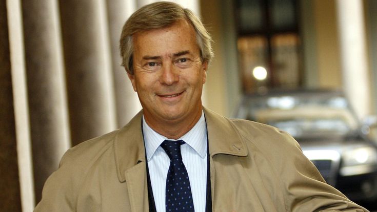 Ora per Bolloré scatta l’accerchiamento italiano