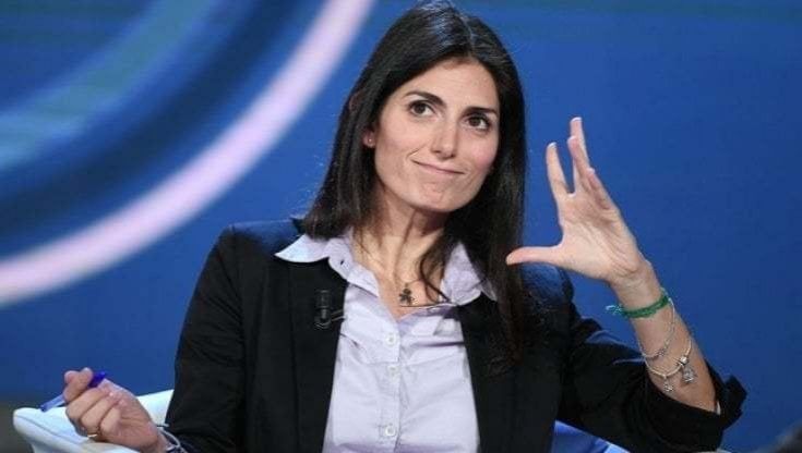 Covid, i 5 Stelle divisi sull'obbligo vaccinale. Raggi contraria, Castellone: "Alzerebbe la tensione sociale"