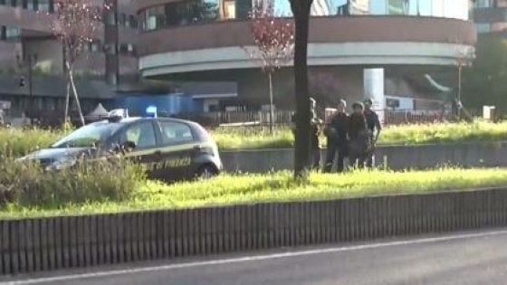 Sesto San Giovanni: lo sgombero del collettivo "Aldo dice" dalla ex sede Alitalia