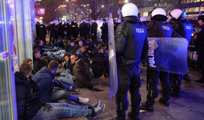 Lazio, tifosi arrestati; Bonino replica a ministro polacco: "Parole sconvenienti"
