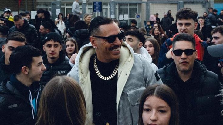 “Marra Block Party”, il regalo di Marracash alla “sua” Barona: biglietti in vendita solo al Barrio’s