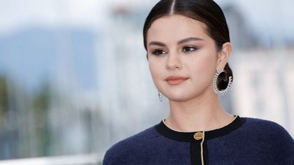 Cannes, Selena Gomez e il pericolo social: 