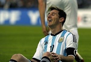 Storia di una pulce diventata fenomeno<br />Quando il fragile Leo batt&egrave; il re Maradona