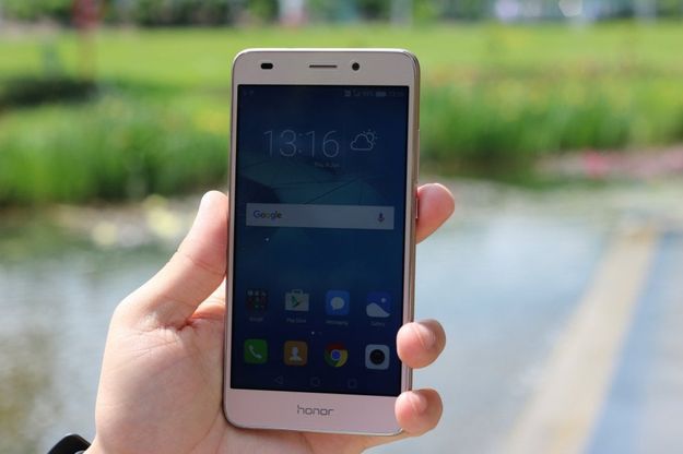 Honor 5C: dopo il selfie c'è il "groufie"