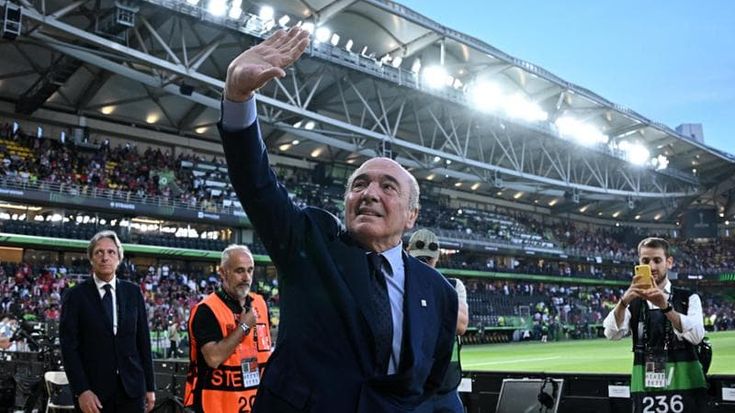 Commisso ripartito per gli Stati Uniti smentisce le voci di vendita del club