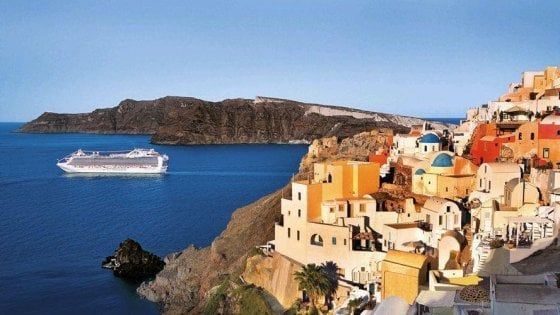 L'azienda chiude in attivo e manda in crociera i 28 dipendenti: l'idea di un imprenditore di Fasano 