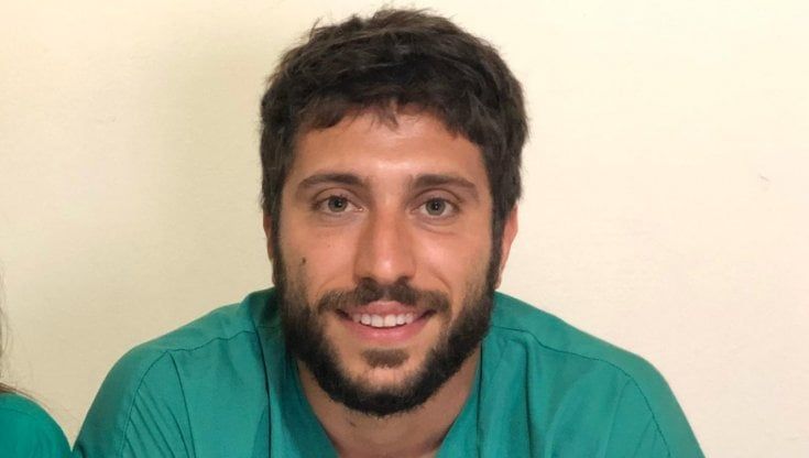 "Io immunizzato, mi sento fortunato e felice. Ma avrò sempre la mascherina". Il medico Uscar che ha ricevuto il richiamo del vaccino anticovid