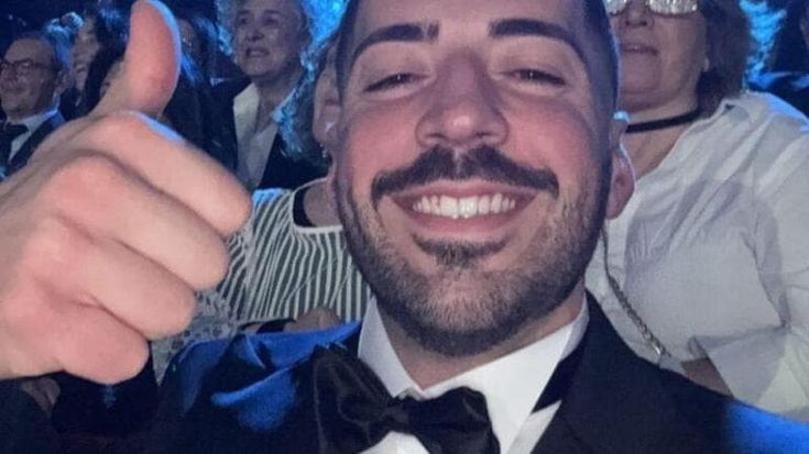 “Sì na pret”, l’urlatore di Sanremo è Damiano Romano: amico di Hunt e figlio titolari bar di Salerno