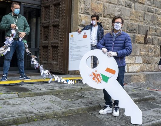 Firenze, la rivolta dei ristoratori:: "Vogliamo riaprire"