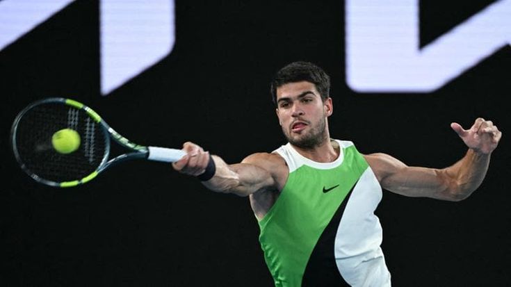Australian Open 2026, la diretta: Alcaraz batte in 3 set De Minaur, è in semifinale con Zverev