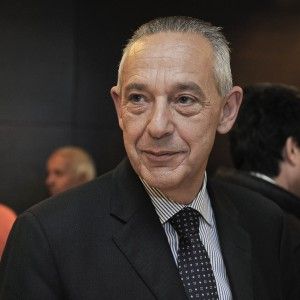 Il sottosegretario Pd Del Basso De Caro: "Non mi dimetto per 500 euro al mese"