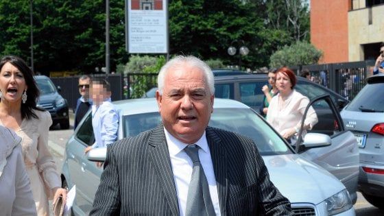 Buccinasco, il boss della 'ndrangheta Papalia fermato in auto senza patente 