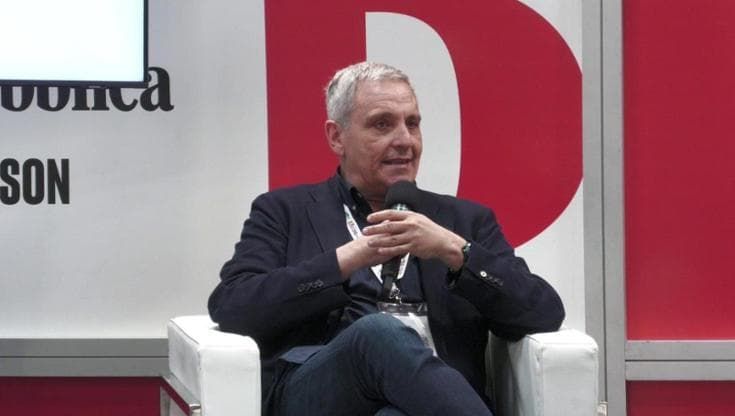 De Giovanni al Salone del Libro: "Parlare di politica? Dovrei passare dai gialli agli horror"