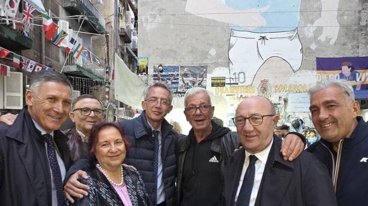 Largo Maradona riapre per il compleanno di Diego. Sopralluogo di Manfredi