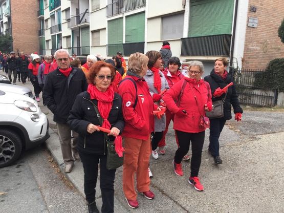 Torino, una passeggiata "in rosso" per dire no alla violenza sulle donne