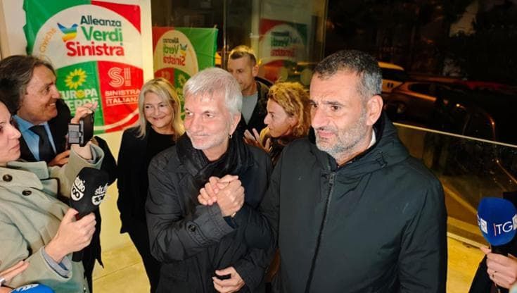 Vendola con Decaro, comizio dopo il malore: “Noi amici. La mia candidatura mai stata inopportuna”