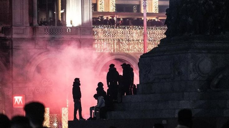 Aggressioni in Duomo a Capodanno, la procura cerca testimoni delle presunte violenze ai turisti