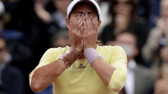 Tennis, Roland Garros: trionfo Muguruza, Serena Williams si arrende