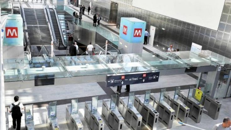 Il bidone della ragazza di trent'anni perché Massimo va all'appuntamento in metro