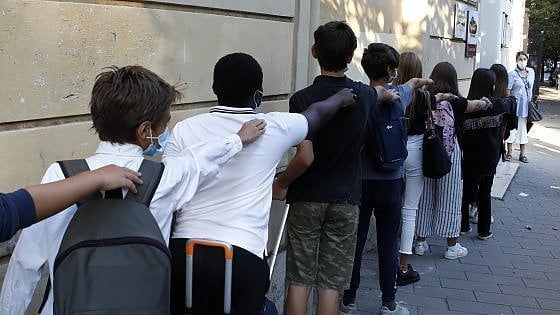 Arrivano le mascherine, mancano i banchi. Viaggio nelle città dove tornano le campanelle