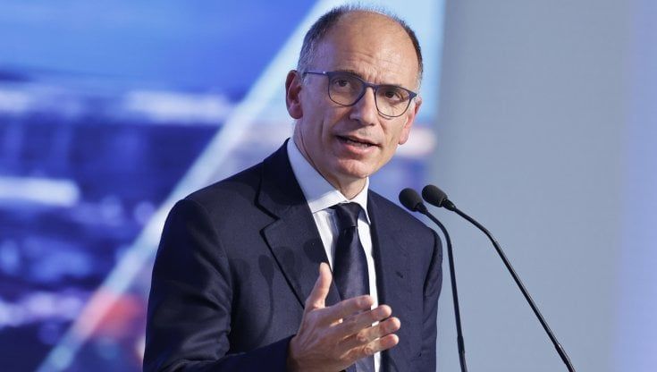 Pd, Franceschini blinda Letta segretario: "Il partito ha bisogno di lui fino a elezioni 2023"