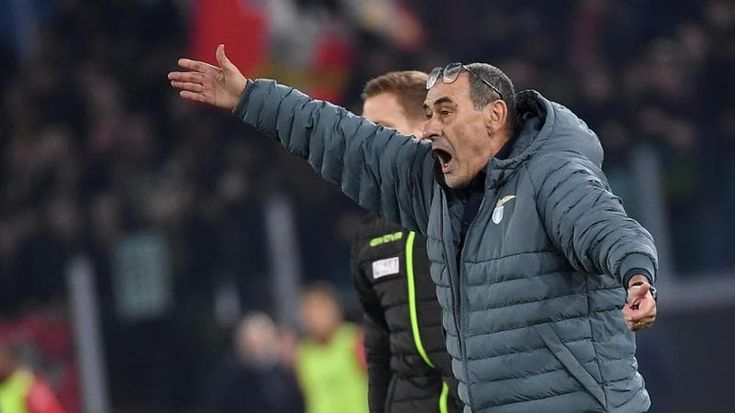 Sarri agli arbitri: “Si tratta di errori o di qualcos’altro”