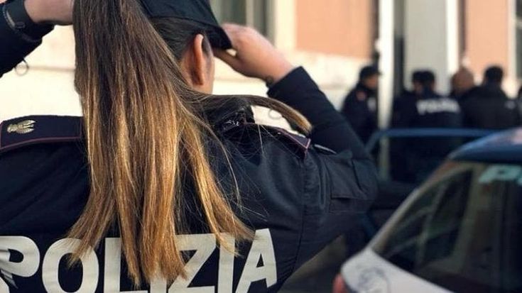 Consegna la cocaina al poliziotto credendo sia un cliente: fatale l’errore del pusher