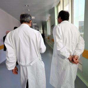 Bergamo, truffa al sistema sanitario lombardo per un milione di euro: denunciati cinque medici