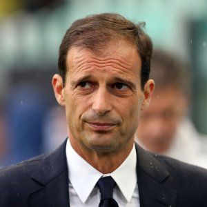 Allegri: ''Niente ansia, sarà ancora una grande Juve''. Draxler, nuova frenata  