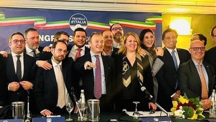 Il caso Pisano imbarazza FdI: in bilico il suo ritorno nel partito