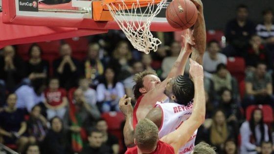 Basket, semifinale Eurocup: parte in salita Reggio, Kuban vince gara-1 