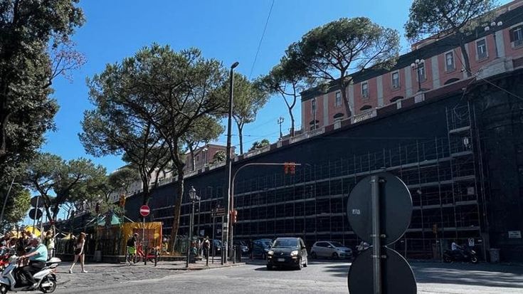 Belvedere di via Acton: concluso il restauro, si smontano i ponteggi