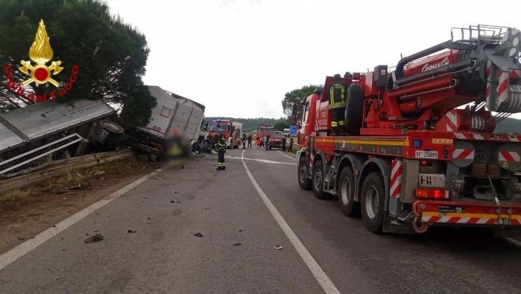 Potenza, incidente sulla Bradanica: muoiono due lavoratori dello stabilimento Stellantis di Melfi