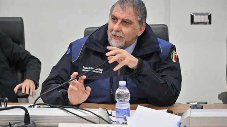 Ciciliano: “Sui Campi Flegrei ho usato parole crude e vere, ma non c’è rischio eruzione”