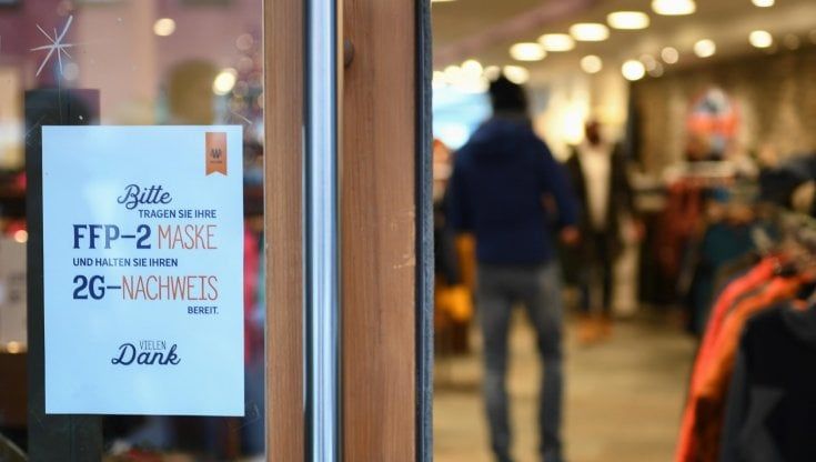 Farmaci anti Covid: Ema autorizza due anticorpi monoclonali