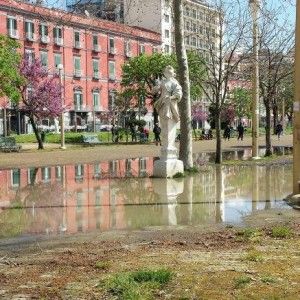 Villa Comunale, l'antico Real Passeggio tra pantani e clochard