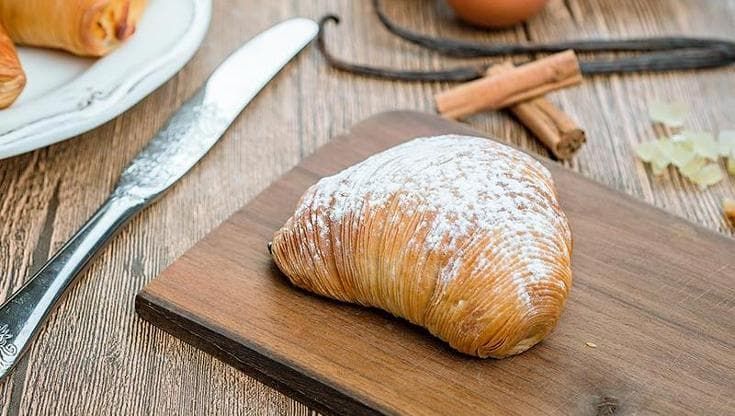 Riapre Pintauro, il regno della sfogliatella