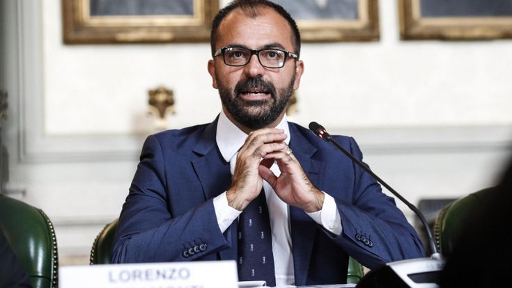 Il ministro Fioramonti, il figlio alla scuola d’ inglese e l’ombra di un altro Toninelli