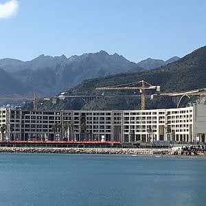 Rinviato il processo a De Luca per l'ecomostro "Crescent"