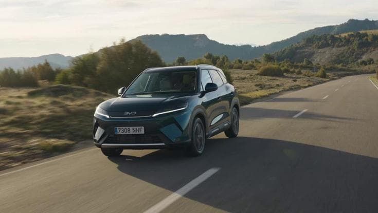 Byd Atto 2 DM-i, la super ibrida che fa 90 km solo in elettrico