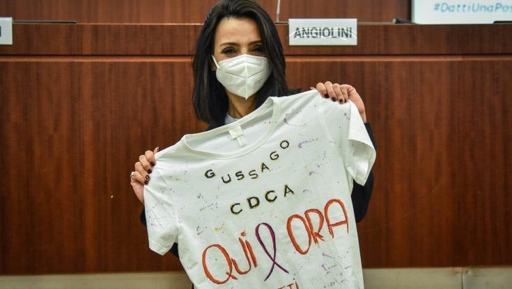 La Lombardia approva la legge per curare i disturbi alimentari. Ambra: "Ragazze, combattiamo insieme questo mostro"