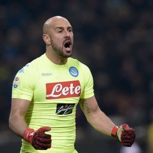 Napoli col dubbio Reina: sabato il portiere spagnolo sosterrà il provino decisivo 