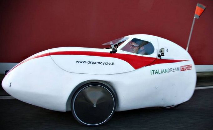 <span class="gwt-InlineHTML kpm3-ContentLabel">Zephyrus, la prima auto a pedali made in Italy al 100%<br /></span>
